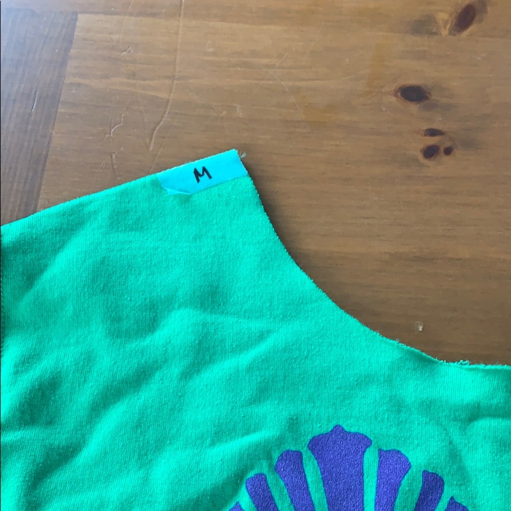 Bright green handmade shell sweatshirt - Picture 2 of 7